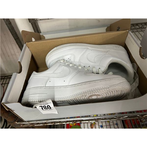 Nike Size 8 White Shoes