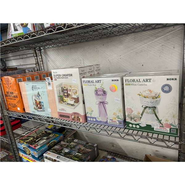 15-Rolife Bathroom/Loft House Setting/Floral/Boardgame - 15 X $