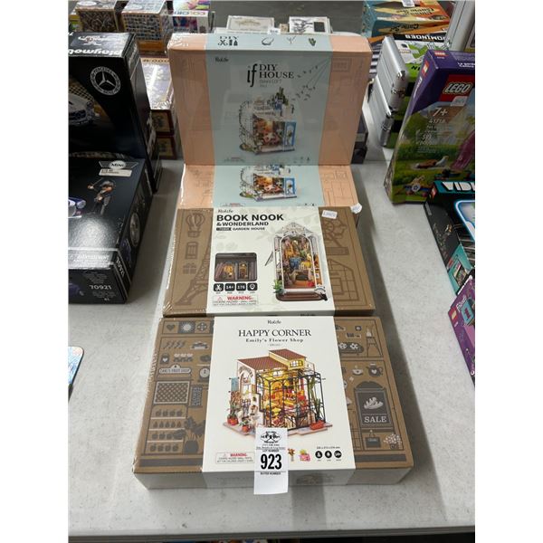 4-Rolife Playset House - 4 X $