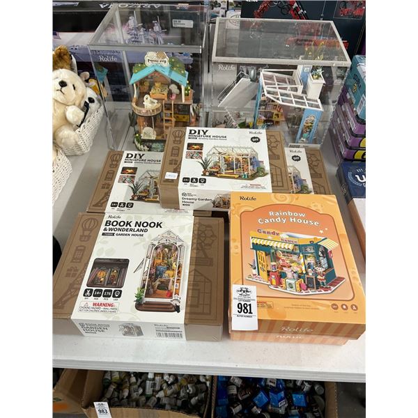 8-Rolife House Kit w/Display - 8 X $