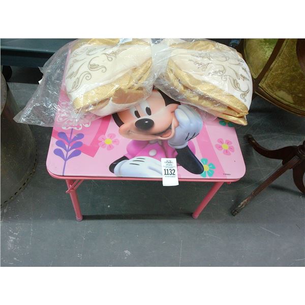 Minnie Mouse Child Folding Table, Oversized Bow