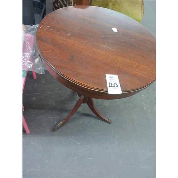 Small Mahogany Round Claw Foot Table