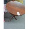 Image 1 : Small Mahogany Round Claw Foot Table