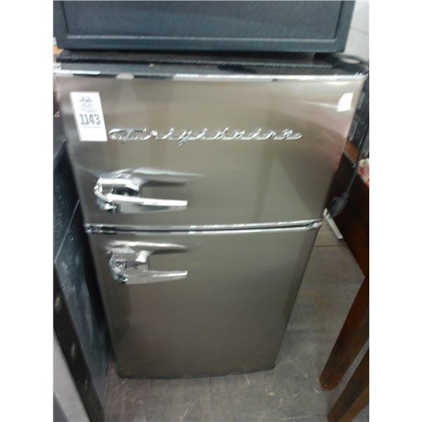 Frigidaire Vintage Style Mini Ref/Freezer