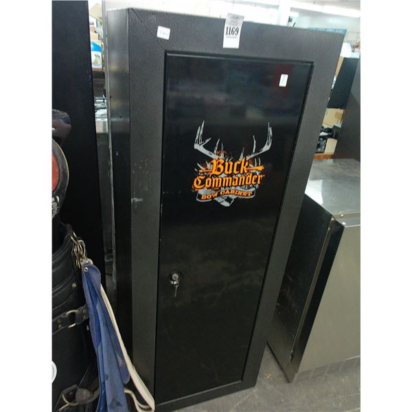 Buc Commander Bow Cabinet w/Key