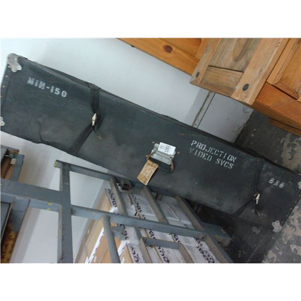 Projector Screen w/Case
