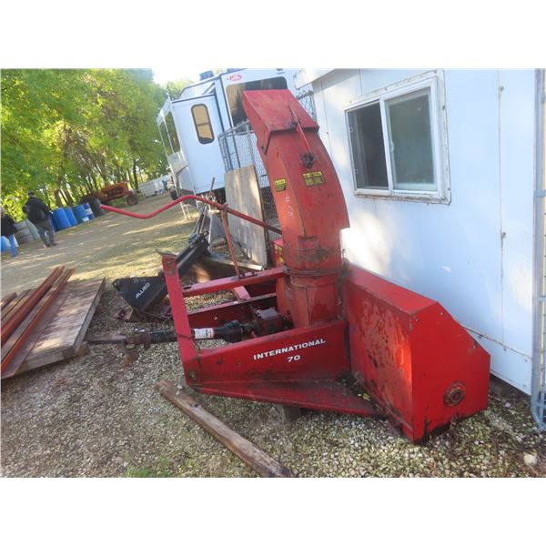 International 70 3 Point Hitch 80'' Snowblower