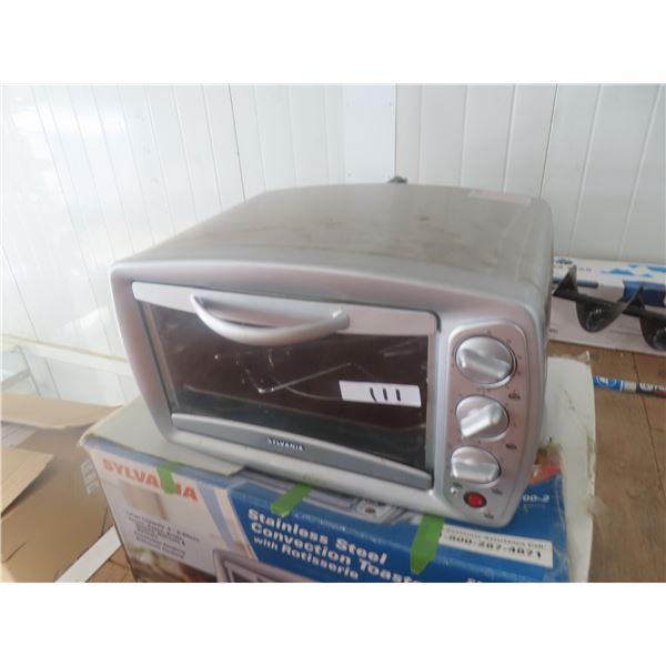 Sylvania SS Convection Toaster Oven