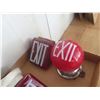 Image 3 : 3 Vintage Exit Lights