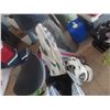 Image 3 : 13 Right Handed Golf Clubs 2 Bags and Stand