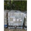Image 1 : 200 Gallon Water Tank with Metal Frame