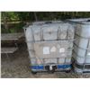 Image 1 : 200 Gallon Water Tank with Metal Frame