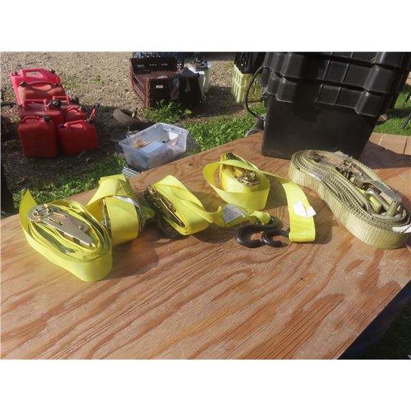 5 Ratchet Load Straps, and Battery Box