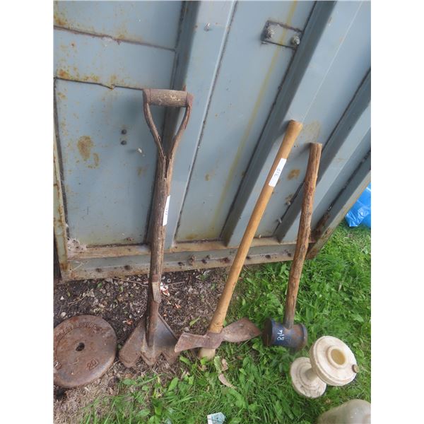 Post Malt Hay Knife and Pick 