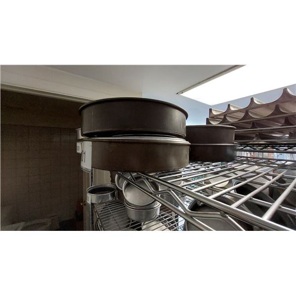 LOT DE 4 ENS. DE 5 MOULES RONDS, GRANDEURS ASSORTIES