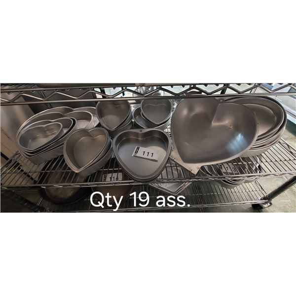 LOT DE 19 MOULES EN CŒURS ASSORTIS