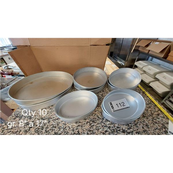 LOT DE 10 MOULES OVALES, GRANDEURS ASSORTIES