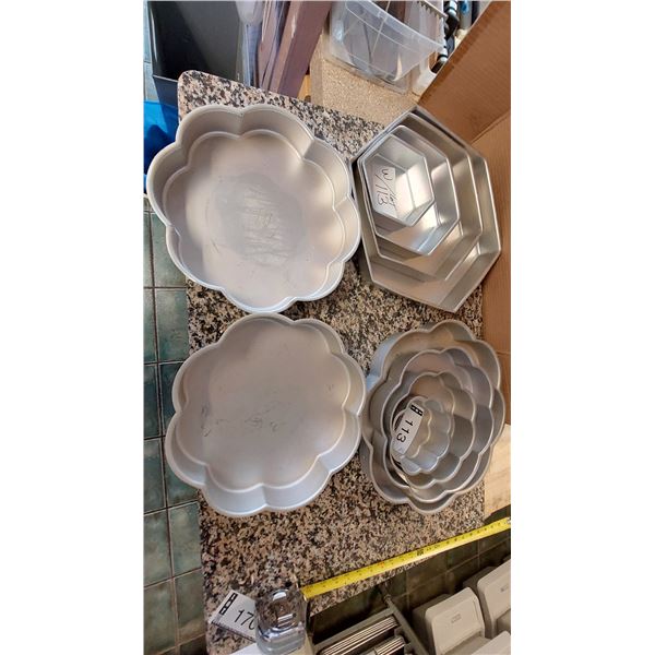 LOT DE 10 MOULES ASSORTIS