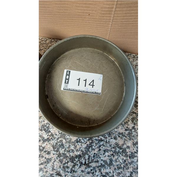 LOT DE 8 MOULES GRANDEUR ASSORTIE, HAUTEUR 1-1/2"