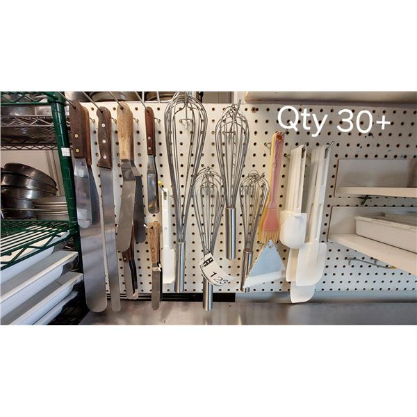 LOT DE 30+ USTENSILES ASSORTIS