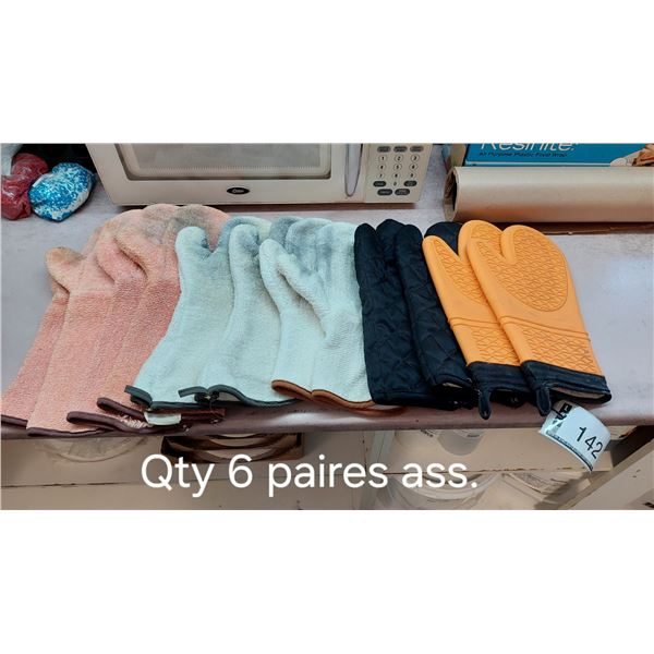 LOT DE 6 PAIRES DE MITAINES À FOUR