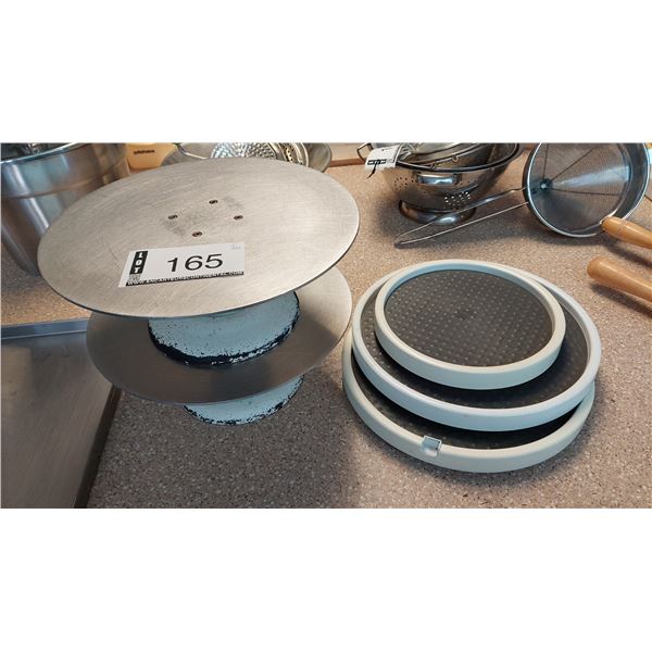 LOT DE PLATEAUX ASSORTIS