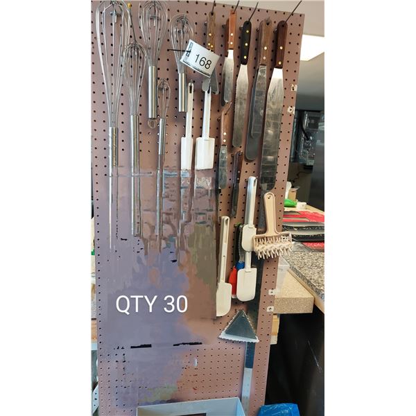 LOT D'USTENSILES ASSORTIS