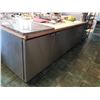 Image 2 : TABLE DE PRÉP. RÉFRIGÉRÉ 110" X 36" X 36", 4 PORTES REF PLUS.