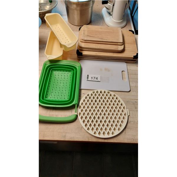 LOT DE PLANCHES À DÉCOUPER ASSORTIES