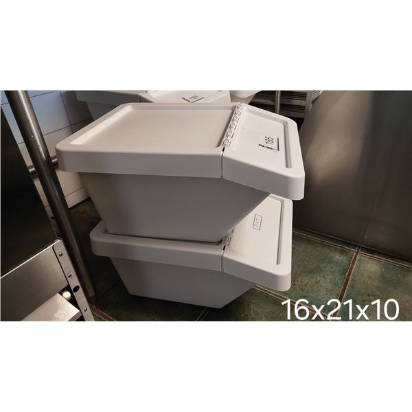 LOT DE 2 BACS À INGRÉDIENT 16" X 21" X 10"