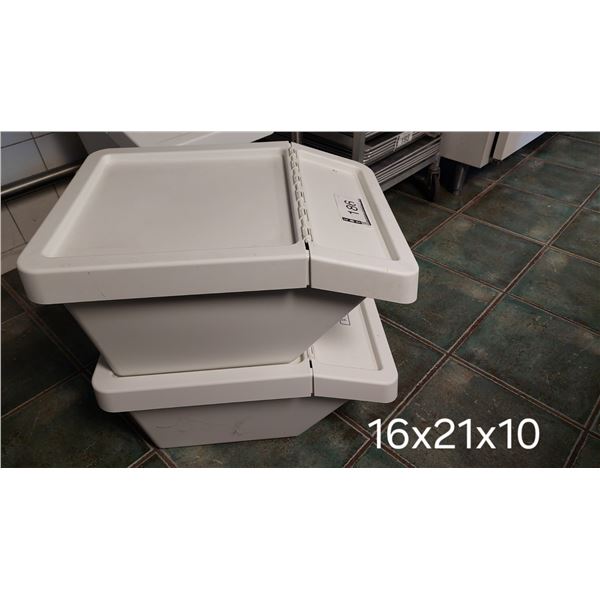 LOT DE 2 BACS À INGRÉDIENT 16" X 21" X 10"