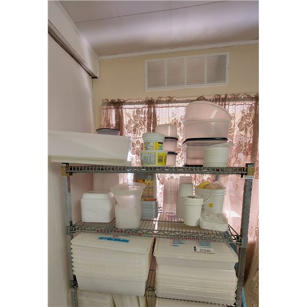 LOT DE CONTENANTS ASSORTIS