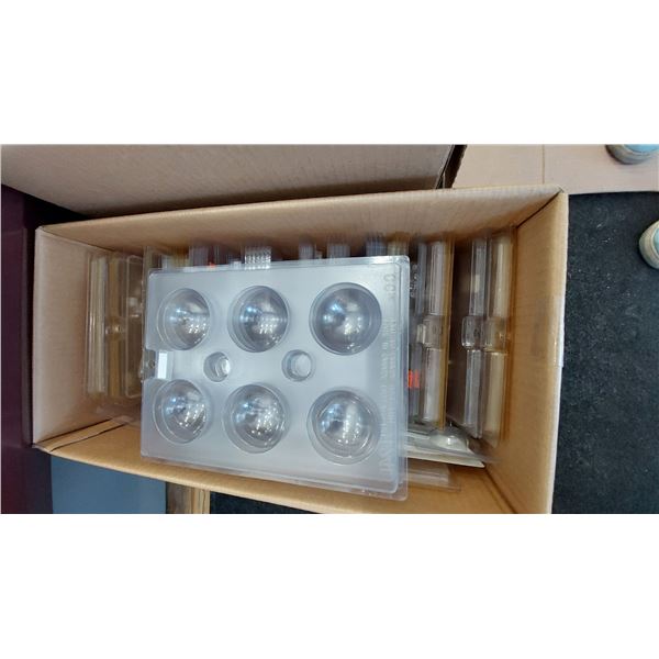 LOT DE 160 MOULES "SUCONS" ASSORTIS