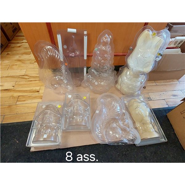 LOT DE 8 GROS MOULES À CHOCOLAT DIVERS