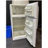 Image 2 : L1 - Frigidaire Fridge - Untested