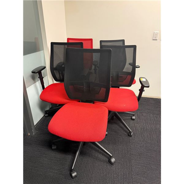 L2 - Group of 5 Office Chairs