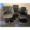 Image 1 : L2 - Group of 4 Office Chairs