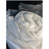 Image 4 : 1 Maple Down Super Soft King Size Duvet Insert/Bed Comforter (120" x 120") - New!