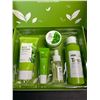 Image 4 : 1 Fenyi 5PC Green Tea Skincare Kit - Refreshes & Hydrates Skin - Brand New