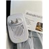 Image 5 : 10-Pack of Ultrasonic Pest Repellers; Easy Plug-In Design - Safe & Odorless - Brand New