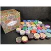 Image 3 : 33-Pack Box of Scented Single-Wick Candles in Colorful Design Tins - New