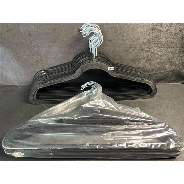 25PC Black Velvet Coat Hangers for Clothing - New