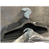 Image 2 : 25PC Black Velvet Coat Hangers for Clothing - New