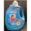 Image 1 : 1 Large Jug of Fleecy Fresh Air Concentrated Fabric Softener - 199 Loads (4.7L) - New