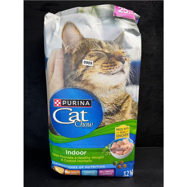 1 3.2KG Bag of Purina Indoor Cat Chow Made with Real Chicken - New