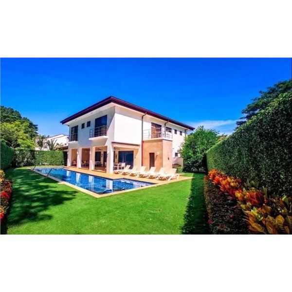 COSTA RICA – 6 NIGHT GETAWAY FOR 8 PEOPLE