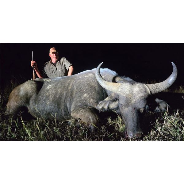 SOUTH AFRICA – 10 DAY FEMALE BUFFALO HUNT FOR 2 HUNTERS