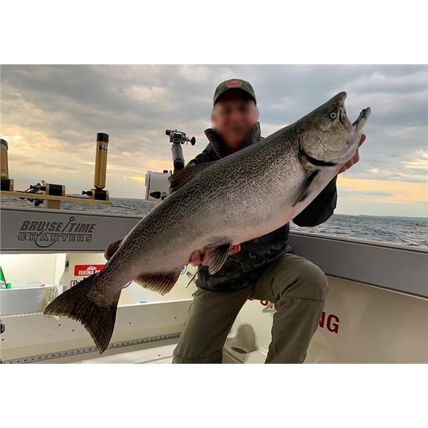 MICHIGAN – SALMON/LAKE TROUT FISHING CHARTER FOR FOUR