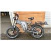 Image 2 : 7-SPEED FAT TIRE E-BIKE WITH REAR BASKET (NO BATTERY, NO KEY, UNKNOWN WORKING CONDITION)
