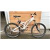 Image 1 : NORCO WHITE 8 SPEED BIKE